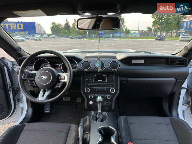 Белый Форд Мустанг, объемом двигателя 3.7 л и пробегом 55 тыс. км за 19800 $, фото 13 на Automoto.ua