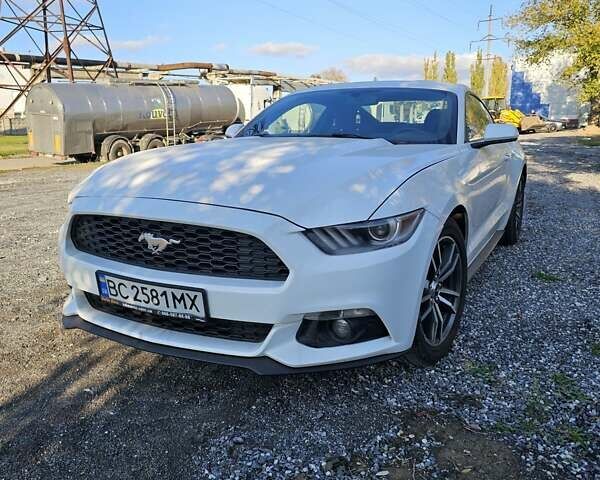 Форд Мустанг 2016 в Николаеве на Automoto.ua Белый Форд Мустанг, объемом двигателя 2.3 л и пробегом 159 тыс. км за 9999 $, фото 5 на Automoto.ua
