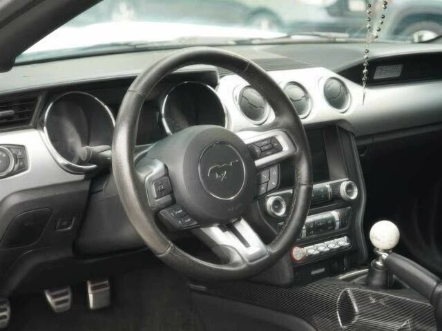 Белый Форд Мустанг, объемом двигателя 5 л и пробегом 73 тыс. км за 3900 $, фото 8 на Automoto.ua