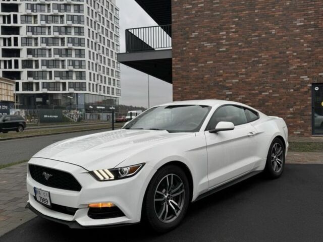 Форд Мустанг 2016 у Києві на Automoto.ua Білий Форд Мустанг, об'ємом двигуна 3.7 л та пробігом 98 тис. км за 16500 $, фото 5 на Automoto.ua