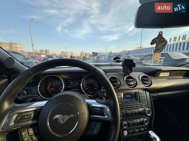 Белый Форд Мустанг, объемом двигателя 3.72 л и пробегом 159 тыс. км за 14500 $, фото 4 на Automoto.ua