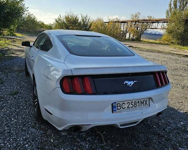 Форд Мустанг 2016 в Николаеве на Automoto.ua Белый Форд Мустанг, объемом двигателя 2.3 л и пробегом 159 тыс. км за 9999 $, фото 1 на Automoto.ua