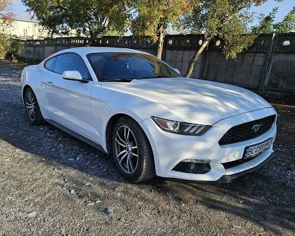 Форд Мустанг 2016 в Николаеве на Automoto.ua Белый Форд Мустанг, объемом двигателя 2.3 л и пробегом 159 тыс. км за 9999 $, фото 16 на Automoto.ua