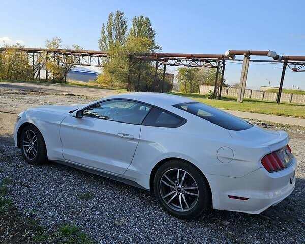 Форд Мустанг 2016 в Николаеве на Automoto.ua Белый Форд Мустанг, объемом двигателя 2.3 л и пробегом 159 тыс. км за 9999 $, фото 3 на Automoto.ua