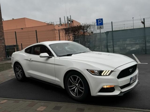 Форд Мустанг 2016 у Києві на Automoto.ua Білий Форд Мустанг, об'ємом двигуна 3.7 л та пробігом 98 тис. км за 16500 $, фото 6 на Automoto.ua