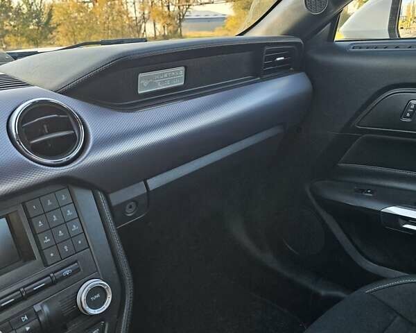 Форд Мустанг 2016 в Николаеве на Automoto.ua Белый Форд Мустанг, объемом двигателя 2.3 л и пробегом 159 тыс. км за 9999 $, фото 7 на Automoto.ua