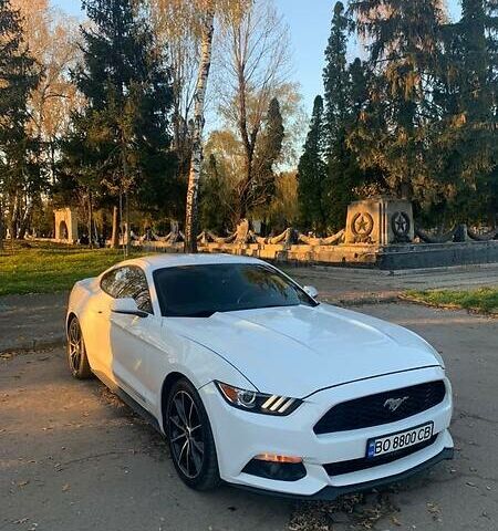 Белый Форд Мустанг, объемом двигателя 2.3 л и пробегом 125 тыс. км за 17500 $, фото 10 на Automoto.ua