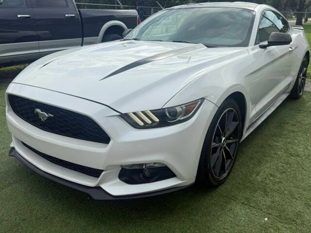 Форд Мустанг 2017 в Киеве на Automoto.ua Белый Форд Мустанг, объемом двигателя 2.3 л и пробегом 57 тыс. км за 11500 $, фото 2 на Automoto.ua