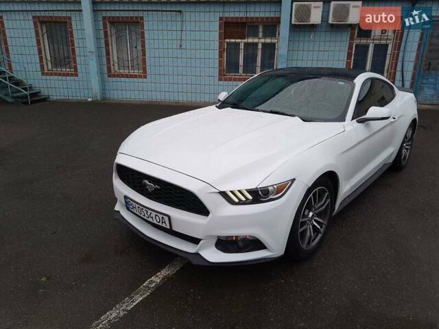 Форд Мустанг 2017 в Одессе на Automoto.ua Белый Форд Мустанг, объемом двигателя 2.3 л и пробегом 128 тыс. км за 18000 $, фото 33 на Automoto.ua
