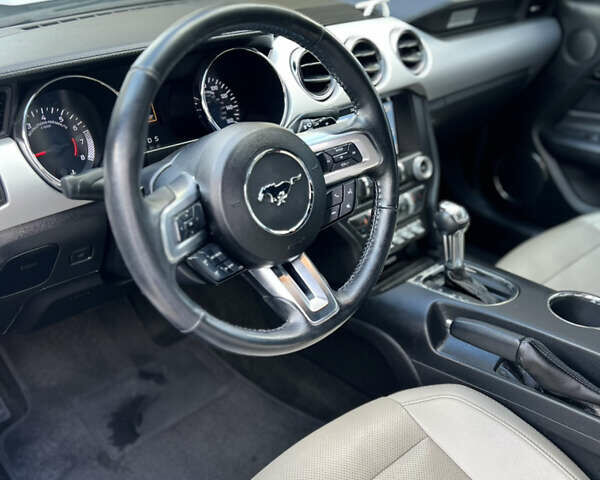 Белый Форд Мустанг, объемом двигателя 2.26 л и пробегом 102 тыс. км за 17900 $, фото 17 на Automoto.ua