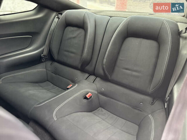 Белый Форд Мустанг, объемом двигателя 2.26 л и пробегом 82 тыс. км за 14800 $, фото 15 на Automoto.ua