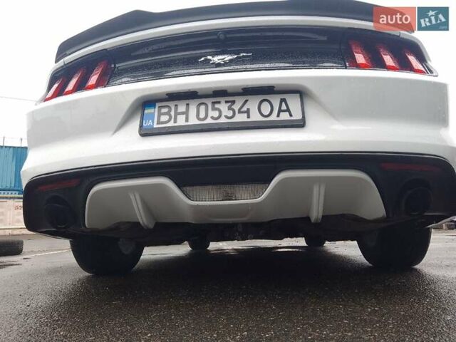 Форд Мустанг 2017 в Одессе на Automoto.ua Белый Форд Мустанг, объемом двигателя 2.3 л и пробегом 128 тыс. км за 18000 $, фото 44 на Automoto.ua