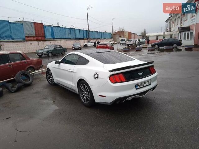 Форд Мустанг 2017 в Одессе на Automoto.ua Белый Форд Мустанг, объемом двигателя 2.3 л и пробегом 128 тыс. км за 18000 $, фото 39 на Automoto.ua