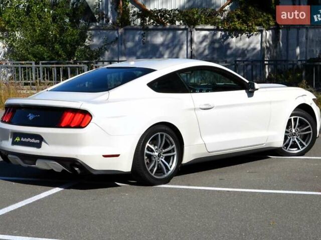 Білий Форд Мустанг, об'ємом двигуна 2.3 л та пробігом 140 тис. км за 12300 $, фото 12 на Automoto.ua