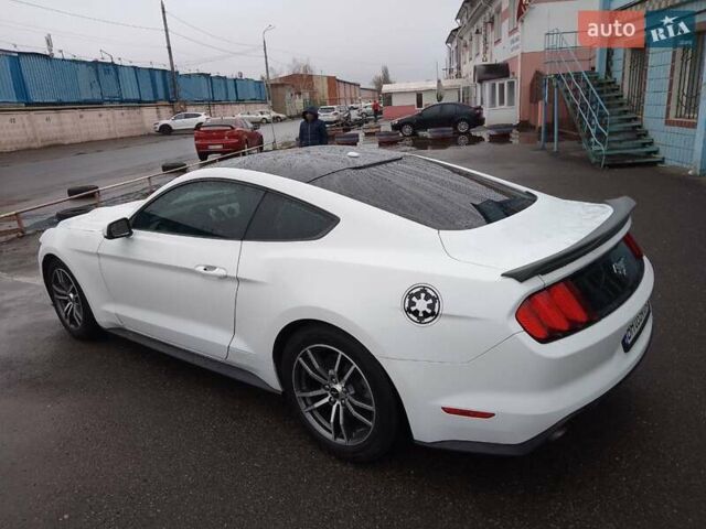 Форд Мустанг 2017 в Одессе на Automoto.ua Белый Форд Мустанг, объемом двигателя 2.3 л и пробегом 128 тыс. км за 18000 $, фото 31 на Automoto.ua