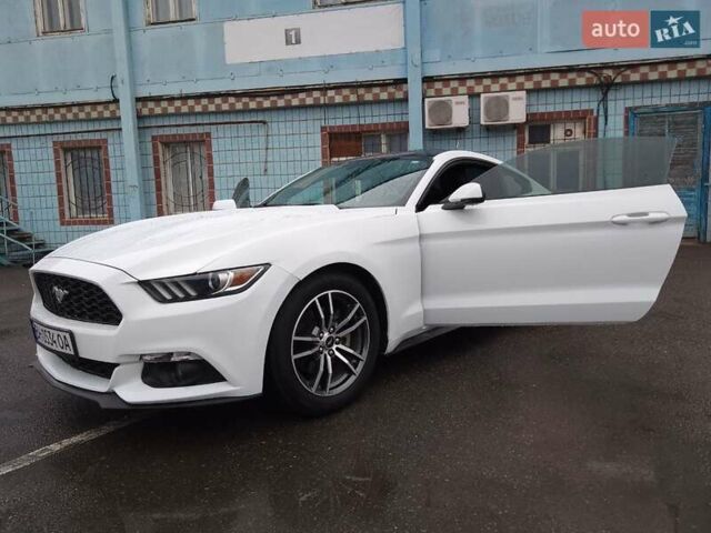 Форд Мустанг 2017 в Одессе на Automoto.ua Белый Форд Мустанг, объемом двигателя 2.3 л и пробегом 128 тыс. км за 18000 $, фото 19 на Automoto.ua