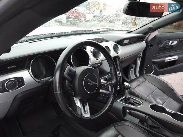 Форд Мустанг 2017 в Одессе на Automoto.ua Белый Форд Мустанг, объемом двигателя 2.3 л и пробегом 128 тыс. км за 18000 $, фото 21 на Automoto.ua