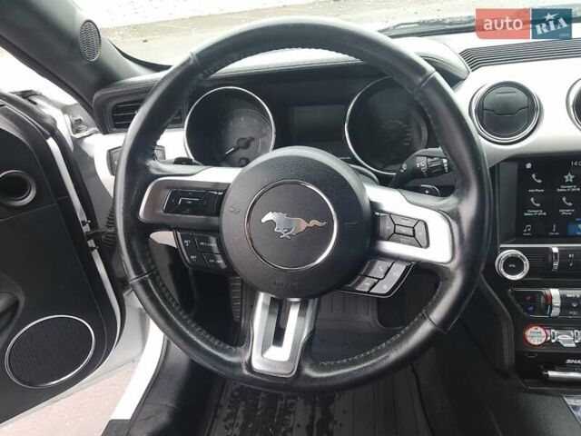 Форд Мустанг 2017 в Одессе на Automoto.ua Белый Форд Мустанг, объемом двигателя 2.3 л и пробегом 128 тыс. км за 18000 $, фото 47 на Automoto.ua
