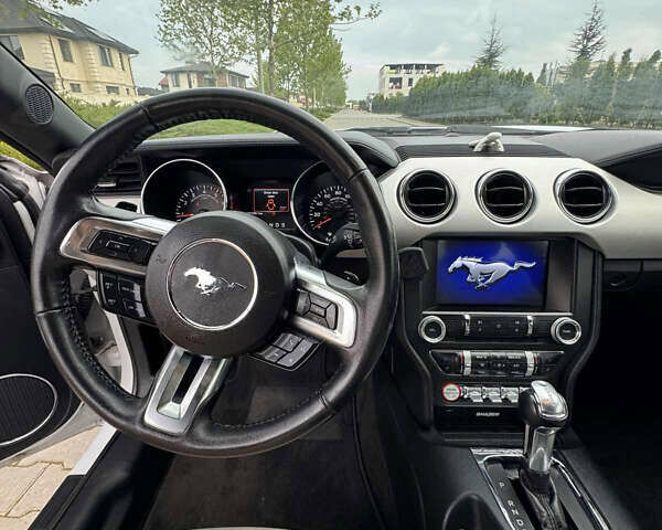 Белый Форд Мустанг, объемом двигателя 2.3 л и пробегом 101 тыс. км за 18500 $, фото 11 на Automoto.ua