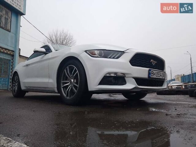 Форд Мустанг 2017 в Одессе на Automoto.ua Белый Форд Мустанг, объемом двигателя 2.3 л и пробегом 128 тыс. км за 18000 $, фото 40 на Automoto.ua