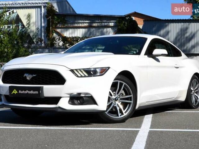 Білий Форд Мустанг, об'ємом двигуна 2.3 л та пробігом 140 тис. км за 12300 $, фото 4 на Automoto.ua