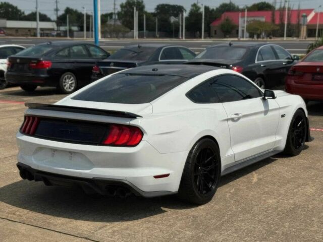 Білий Форд Мустанг, об'ємом двигуна 5 л та пробігом 33 тис. км за 10500 $, фото 3 на Automoto.ua