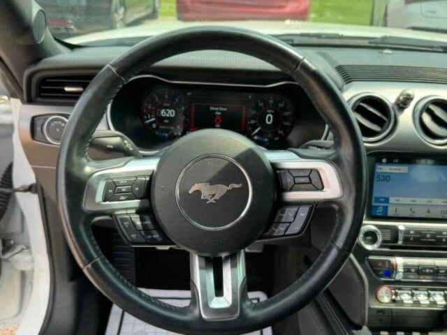 Білий Форд Мустанг, об'ємом двигуна 5 л та пробігом 33 тис. км за 10500 $, фото 5 на Automoto.ua