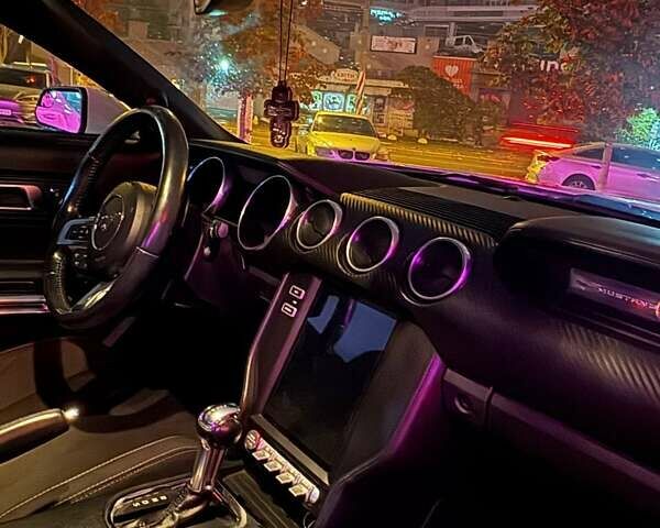 Белый Форд Мустанг, объемом двигателя 2.3 л и пробегом 91 тыс. км за 18900 $, фото 20 на Automoto.ua