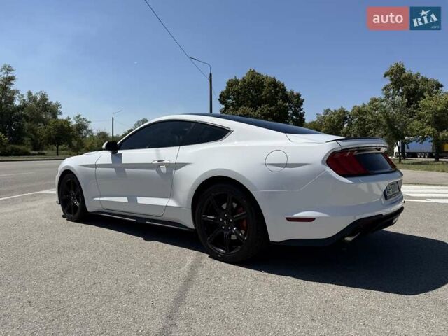 Білий Форд Мустанг, об'ємом двигуна 2.26 л та пробігом 52 тис. км за 24000 $, фото 4 на Automoto.ua