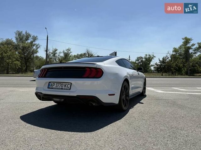 Білий Форд Мустанг, об'ємом двигуна 2.26 л та пробігом 52 тис. км за 24000 $, фото 3 на Automoto.ua