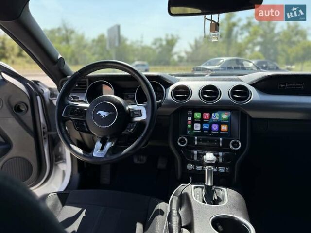Білий Форд Мустанг, об'ємом двигуна 2.26 л та пробігом 52 тис. км за 24000 $, фото 7 на Automoto.ua