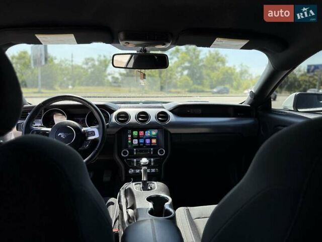 Білий Форд Мустанг, об'ємом двигуна 2.26 л та пробігом 52 тис. км за 24000 $, фото 6 на Automoto.ua