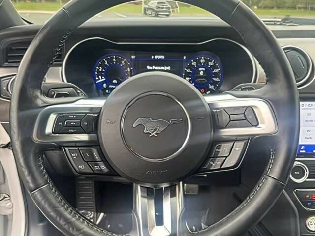 Белый Форд Мустанг, объемом двигателя 2.3 л и пробегом 48 тыс. км за 10000 $, фото 7 на Automoto.ua