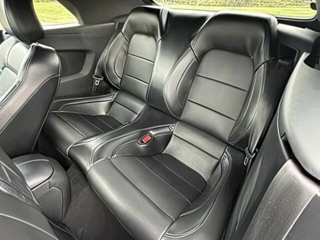 Белый Форд Мустанг, объемом двигателя 2.3 л и пробегом 48 тыс. км за 10000 $, фото 10 на Automoto.ua