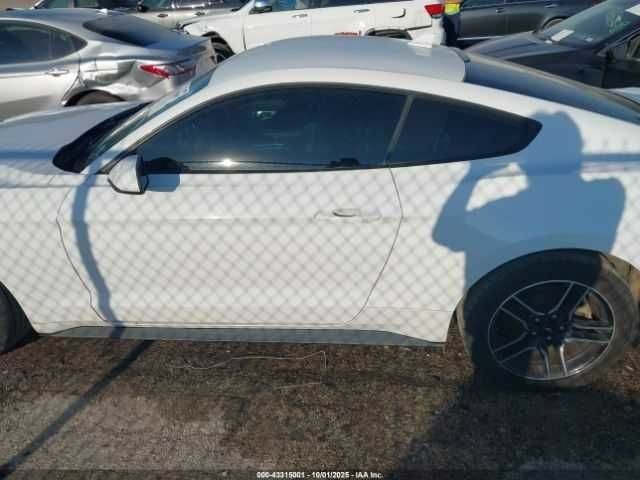 Білий Форд Мустанг, об'ємом двигуна 2.3 л та пробігом 88 тис. км за 7000 $, фото 13 на Automoto.ua