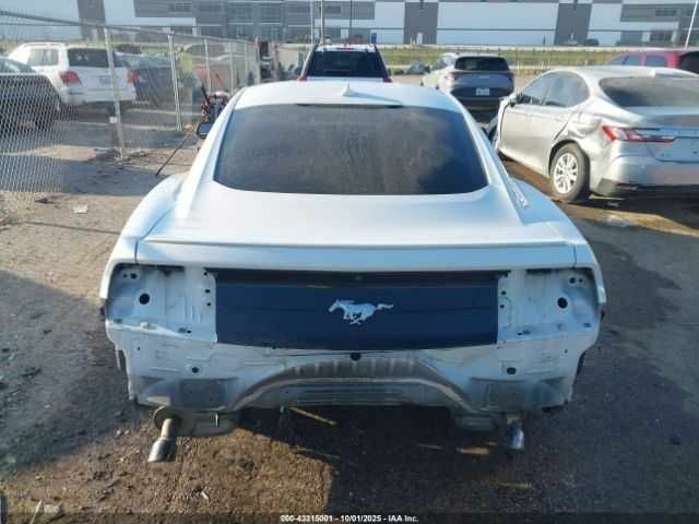 Білий Форд Мустанг, об'ємом двигуна 2.3 л та пробігом 88 тис. км за 7000 $, фото 15 на Automoto.ua