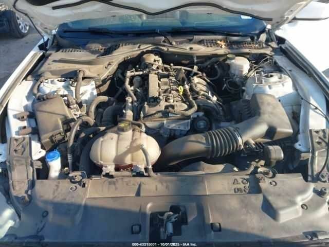 Білий Форд Мустанг, об'ємом двигуна 2.3 л та пробігом 88 тис. км за 7000 $, фото 9 на Automoto.ua