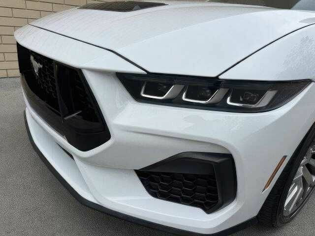 Форд Мустанг 2024 в Хмельницком на Automoto.ua Белый Форд Мустанг, объемом двигателя 5 л и пробегом 15 тыс. км за 27900 $, фото 2 на Automoto.ua