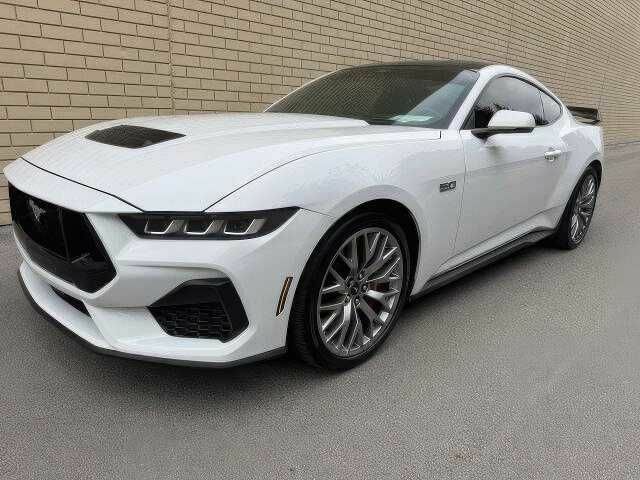 Форд Мустанг 2024 в Хмельницком на Automoto.ua Белый Форд Мустанг, объемом двигателя 5 л и пробегом 15 тыс. км за 27900 $, фото 3 на Automoto.ua