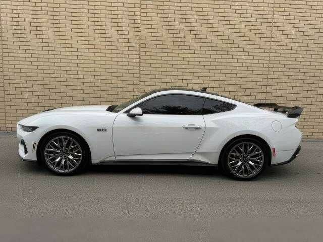 Форд Мустанг 2024 в Хмельницком на Automoto.ua Белый Форд Мустанг, объемом двигателя 5 л и пробегом 15 тыс. км за 27900 $, фото 4 на Automoto.ua