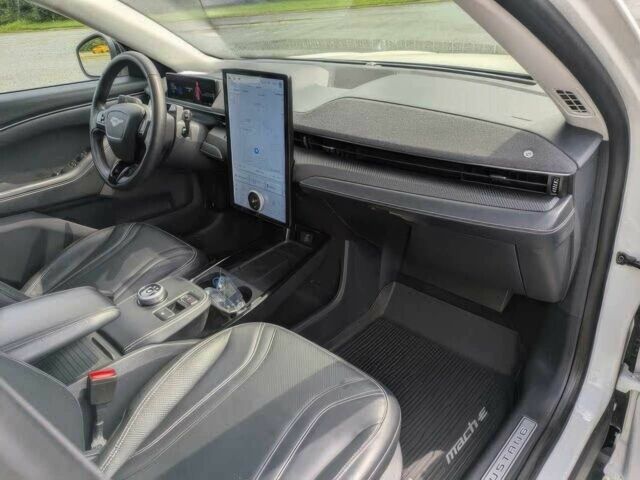 Белый Форд Мустанг, объемом двигателя 0 л и пробегом 17 тыс. км за 15000 $, фото 6 на Automoto.ua