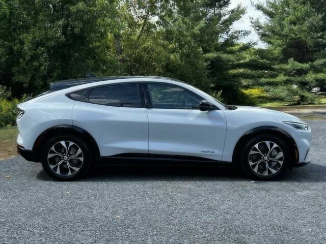 Белый Форд Мустанг, объемом двигателя 0 л и пробегом 17 тыс. км за 9900 $, фото 6 на Automoto.ua