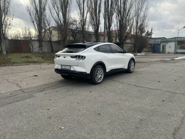 Белый Форд Мустанг, объемом двигателя 0 л и пробегом 31 тыс. км за 33000 $, фото 4 на Automoto.ua