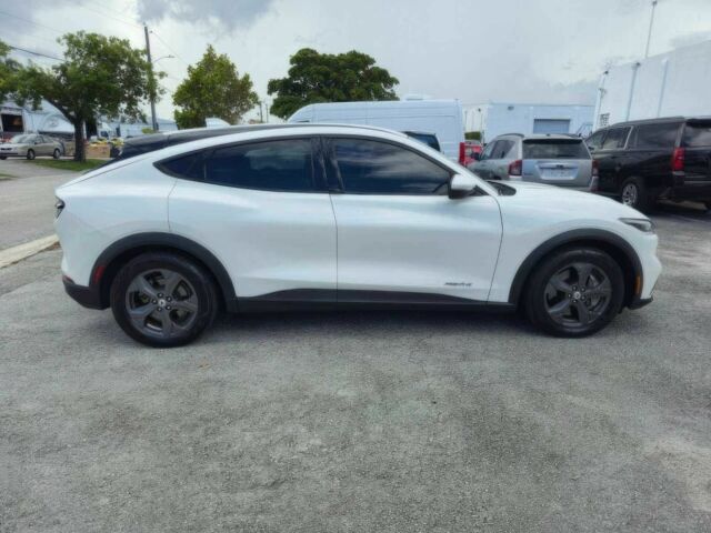 Белый Форд Мустанг, объемом двигателя 0 л и пробегом 15 тыс. км за 10000 $, фото 3 на Automoto.ua