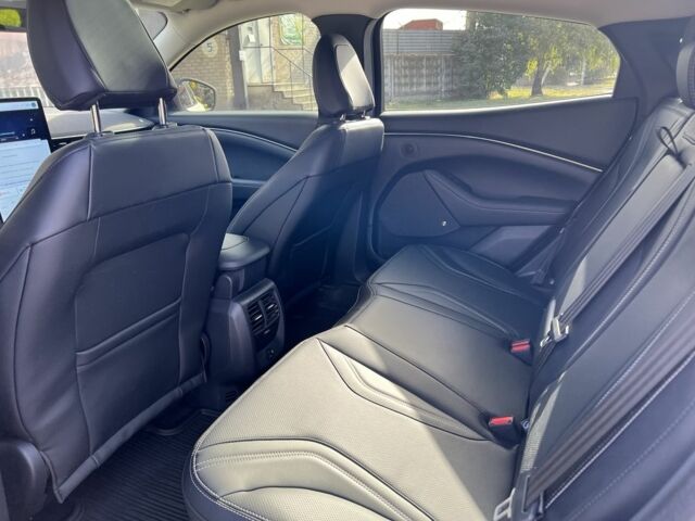 Белый Форд Мустанг, объемом двигателя 0 л и пробегом 31 тыс. км за 33000 $, фото 18 на Automoto.ua