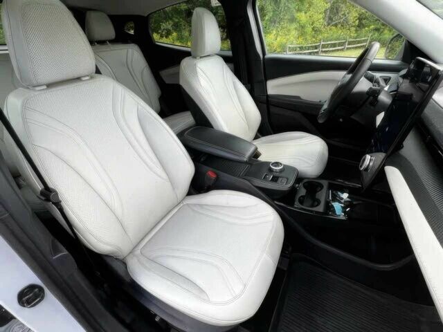 Белый Форд Мустанг, объемом двигателя 0 л и пробегом 17 тыс. км за 9900 $, фото 10 на Automoto.ua