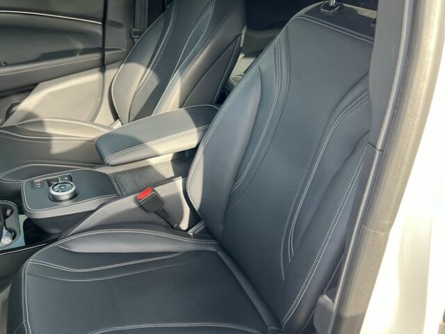 Белый Форд Мустанг, объемом двигателя 0 л и пробегом 31 тыс. км за 33000 $, фото 16 на Automoto.ua