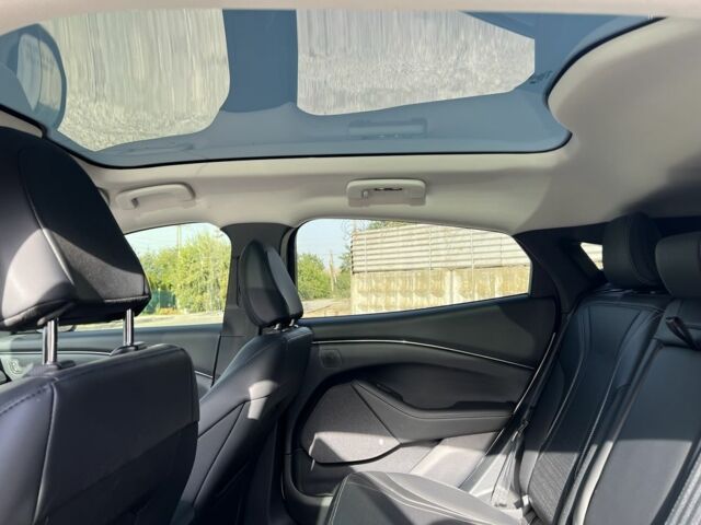 Белый Форд Мустанг, объемом двигателя 0 л и пробегом 31 тыс. км за 33000 $, фото 21 на Automoto.ua