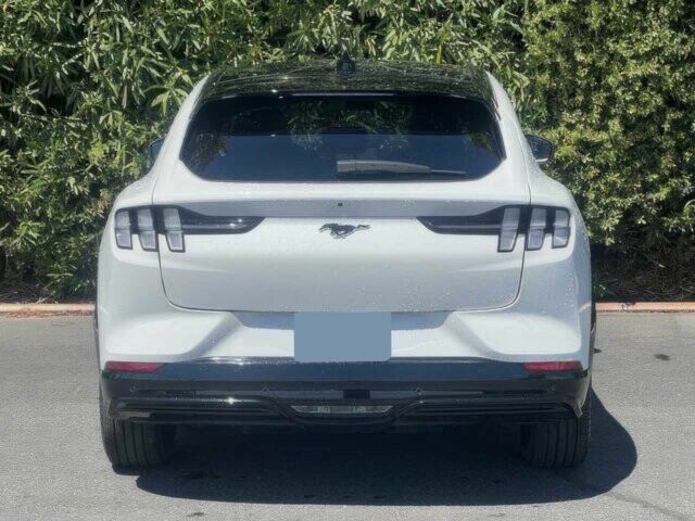 Белый Форд Мустанг, объемом двигателя 0 л и пробегом 18 тыс. км за 15700 $, фото 6 на Automoto.ua