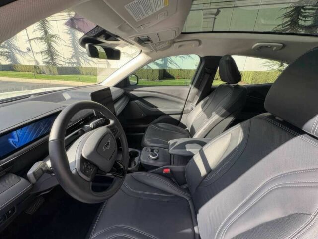 Белый Форд Мустанг, объемом двигателя 0 л и пробегом 14 тыс. км за 17800 $, фото 8 на Automoto.ua